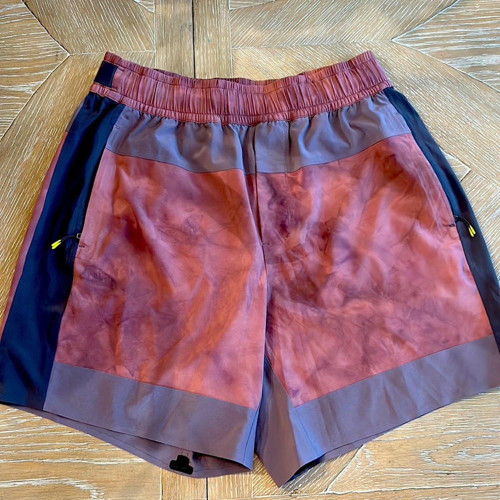 Lululemon men’s small Robert Geller gray Marv shorts